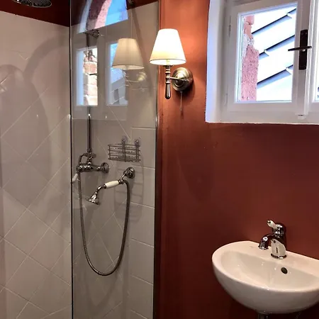 - Zamek Cerveny Hradek U Sedlcan Vakantiehuis *